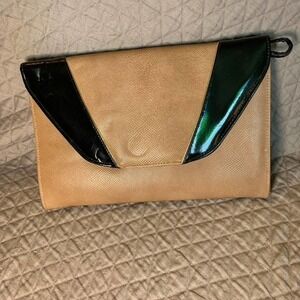 5/ $25 𝅺Tan and Black clutch or cross body bag